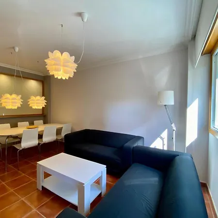 En Con Piscina Apartment *